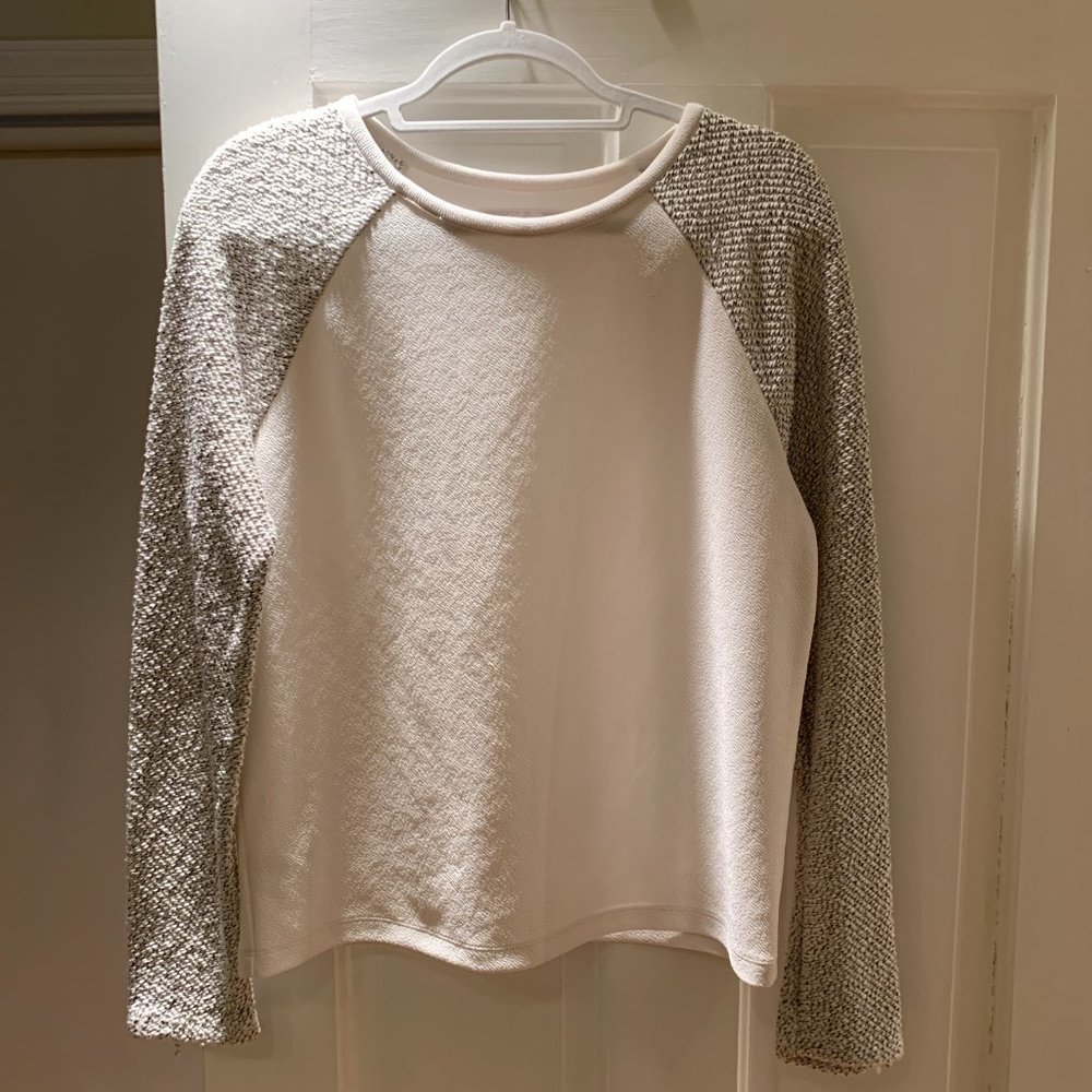 Lightweight LOFT Shell Sweater - Picture 2 of 6